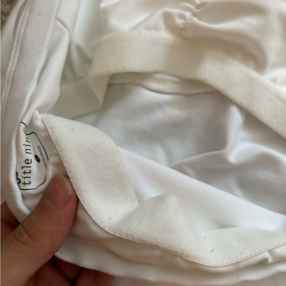 Women's NWT Title Nine workout White Solid Dream Halter Bra Top Shirt large - Picture 10 of 11